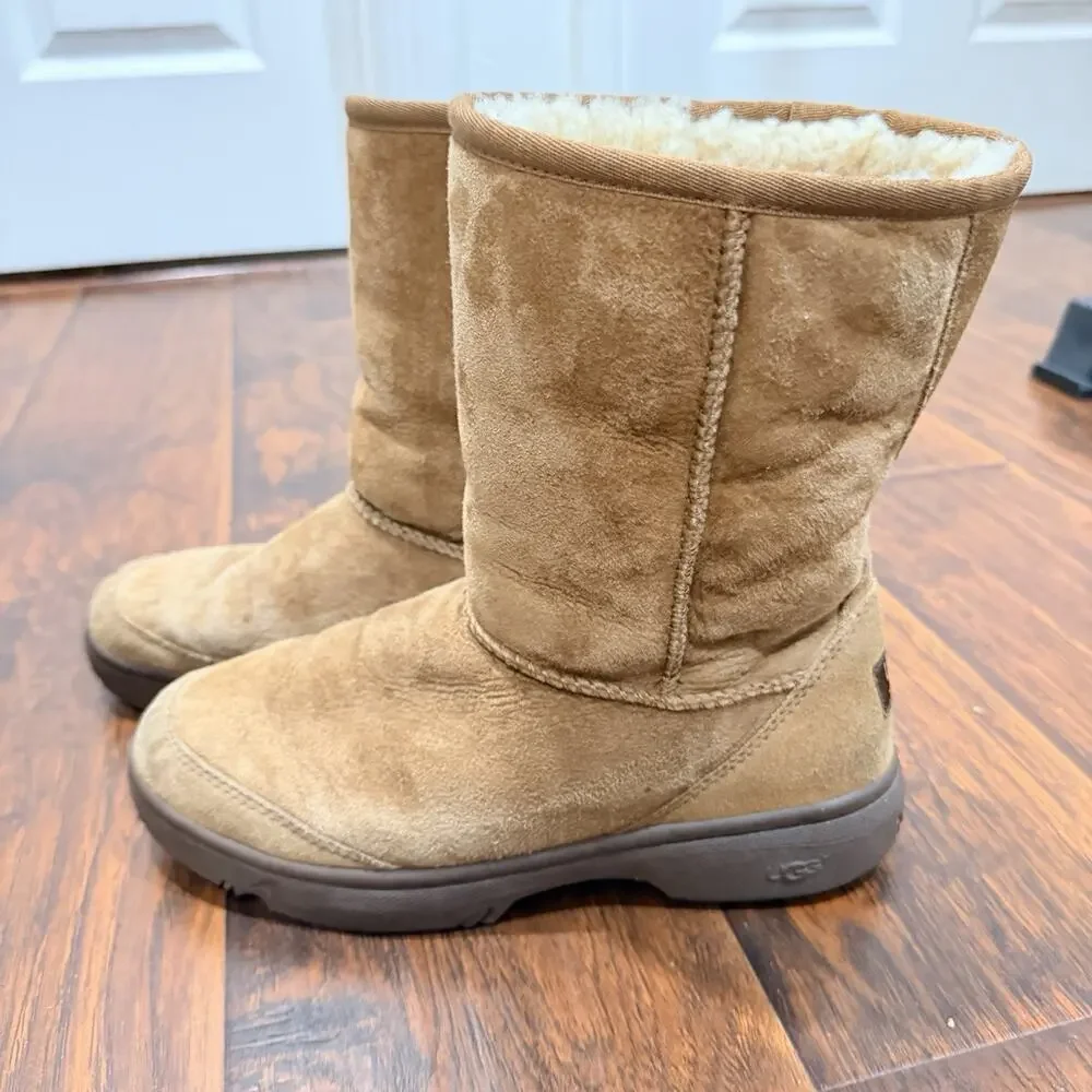 UGG Australia Ultimate Short Boots for Women, Size US 8 Tan Leather